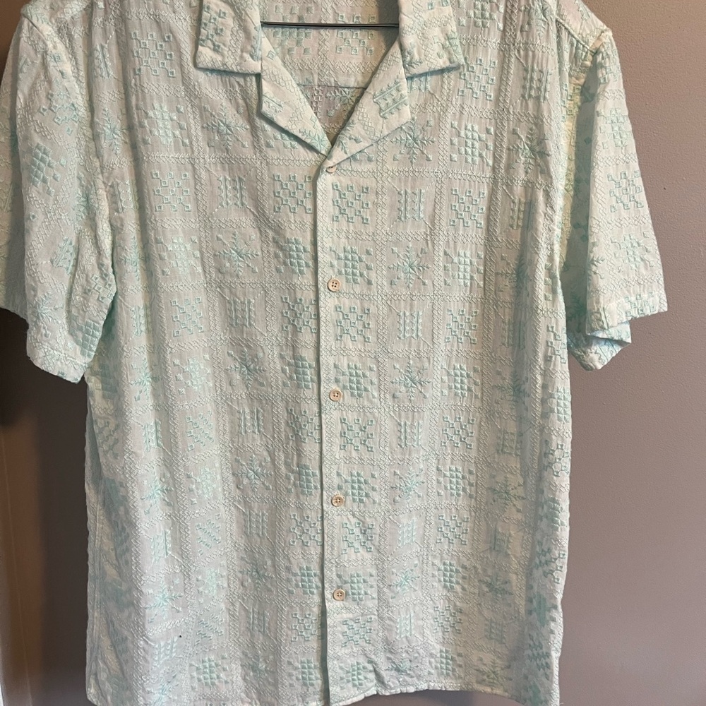 Zara geometric embroidered icy blue and white camp shirt summer vacay vibes L